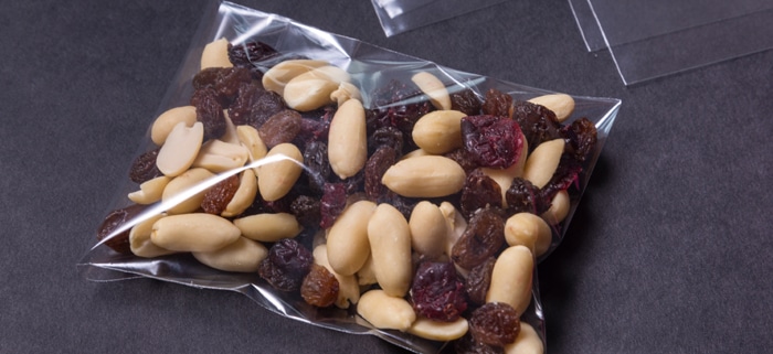 frutos secos envasados en bolsa de plastico