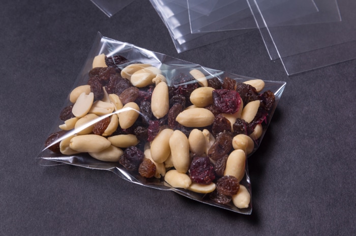 frutos secos envasados en bolsa de plastico